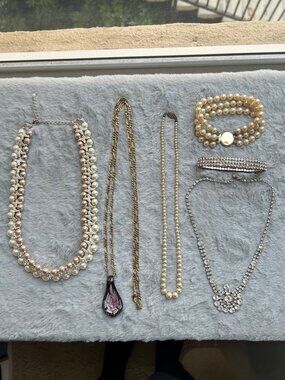 VINTAGE Necklaces & Bracelets (lot of 6)